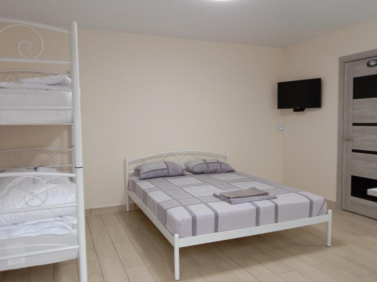 Однокімнатна 105 Apartman Khmelʼnytsʼkyy Kültér fotó