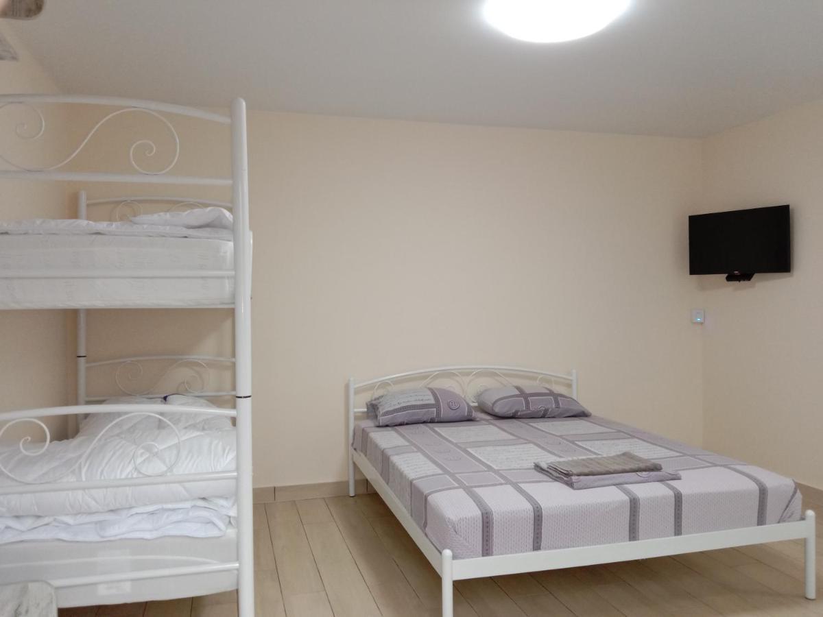 Однокімнатна 105 Apartman Khmelʼnytsʼkyy Kültér fotó